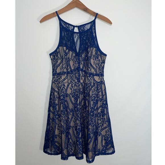 Francesca's Dresses & Skirts - Francesca's Lace Dress - Women's Size M -‎ Gorgeous & Fun!